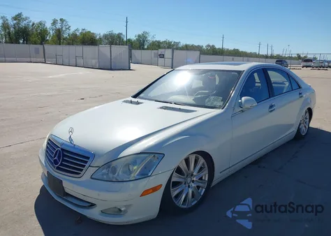 2008 Mercedes-Benz S 550 4Matic из США, поврежденный, VIN WDDNG86X18A236284